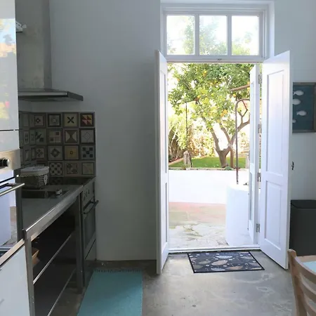 Lemontreehouse, + Garden, Historical Centre